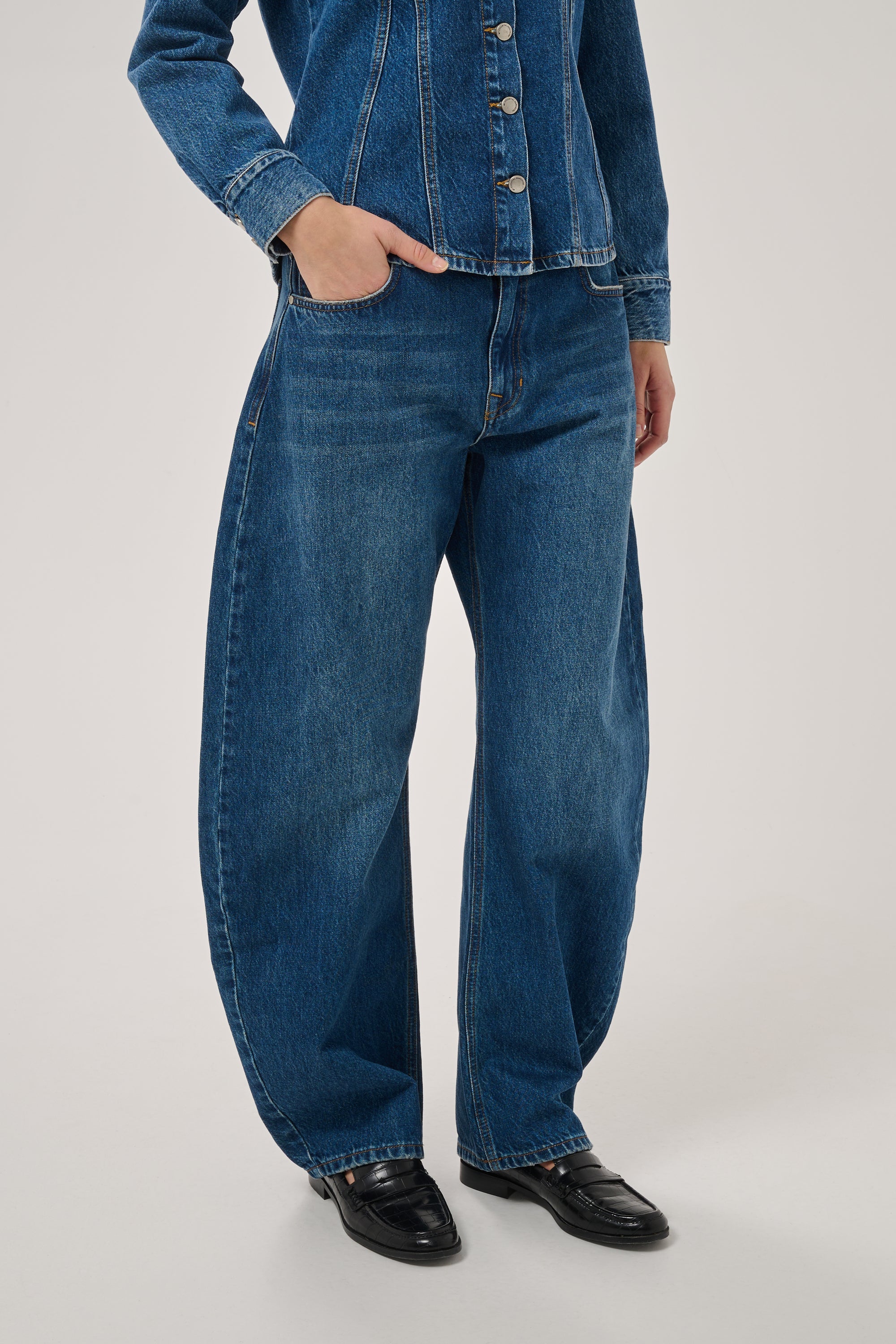 MEW Remmie Barrel Jeans