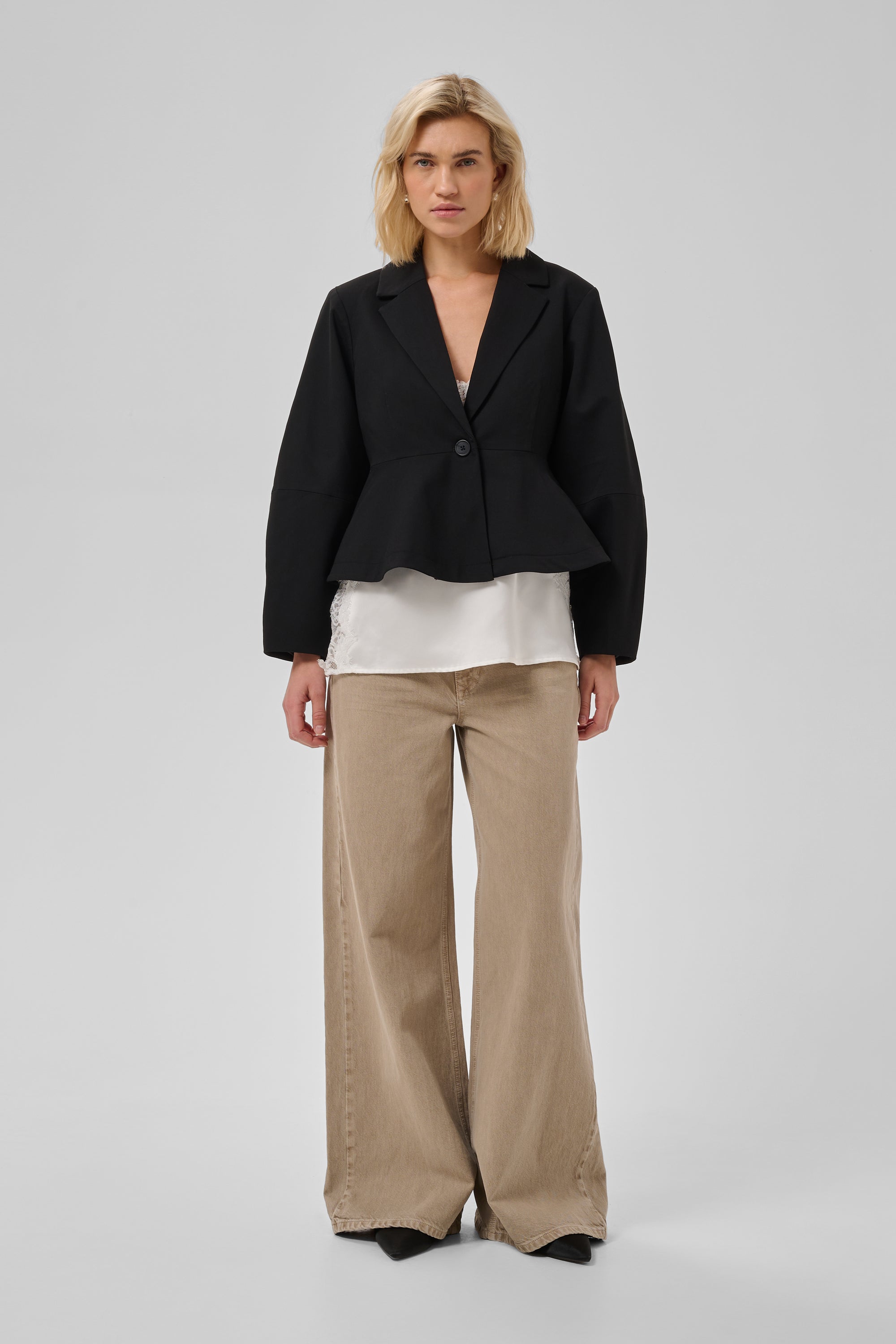 MEW Evie Shaped Blazer Black