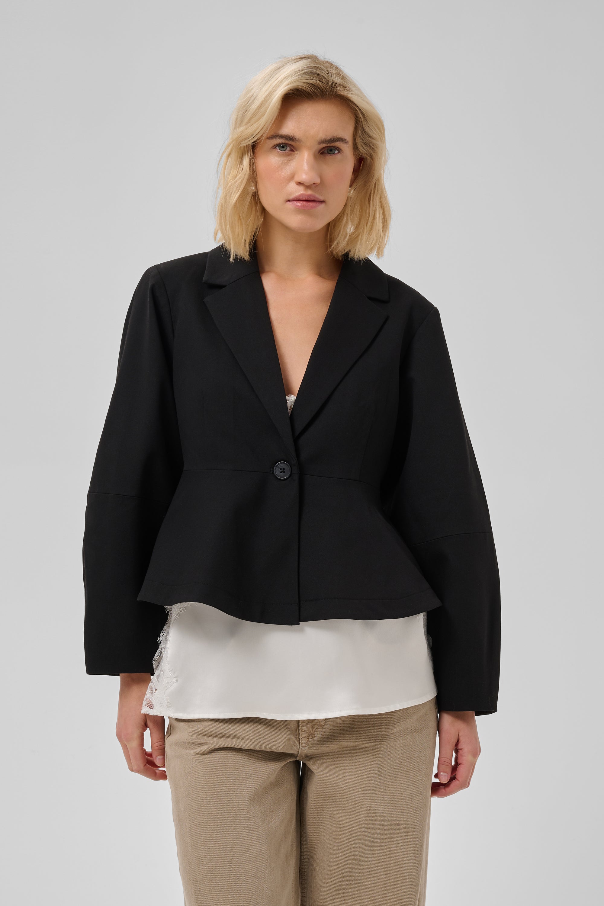 MEW Evie Shaped Blazer Black