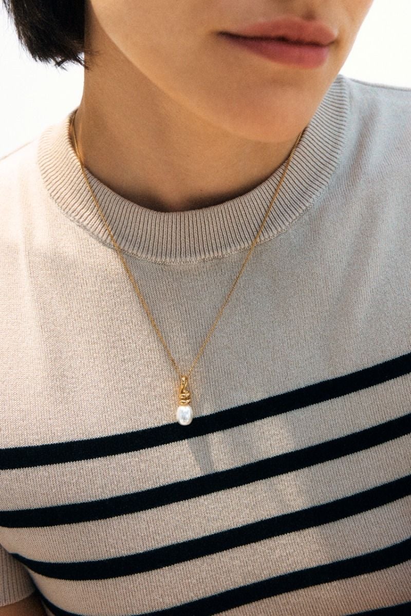 Swivel Pearl Necklace