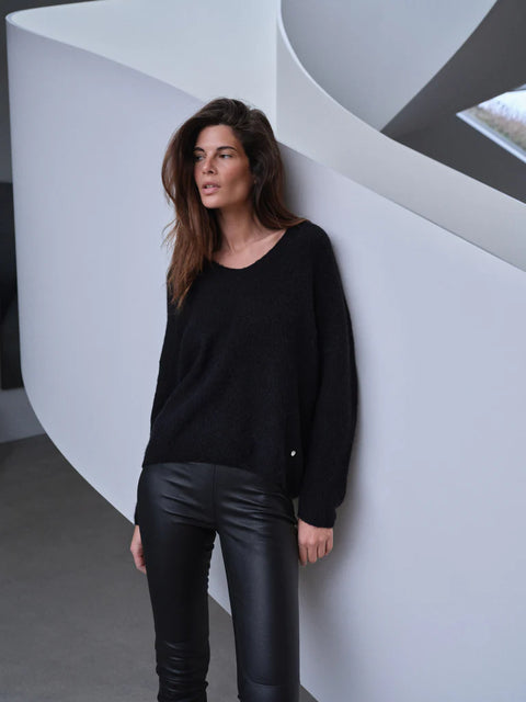 Thora V-Neck Knit