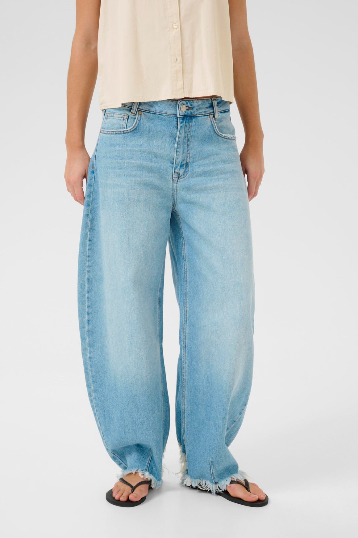 MEW Lucy Loose Barrel Leg Jeans