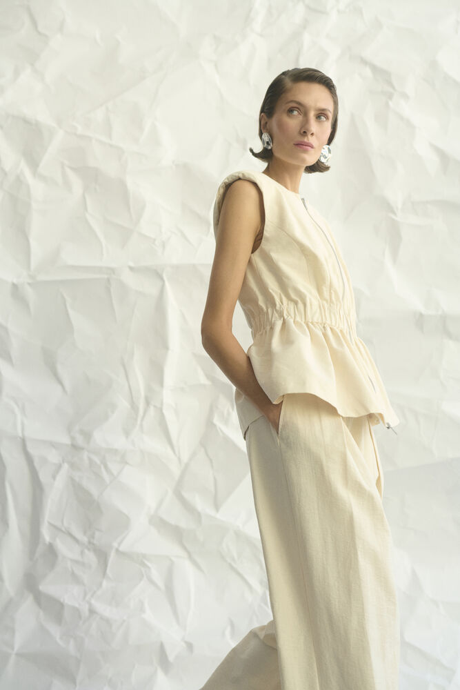 Emery Waistcoat Egret