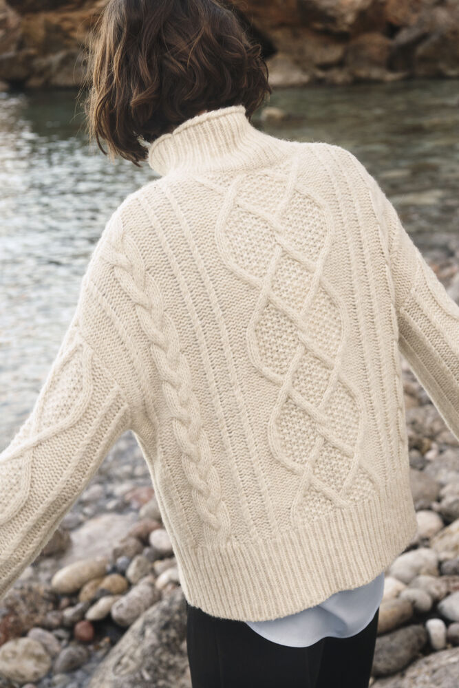 Channa Pullover