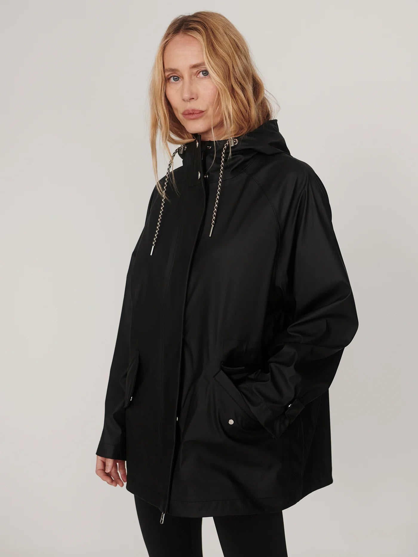Varley Orlen Short Rain Jacket Black