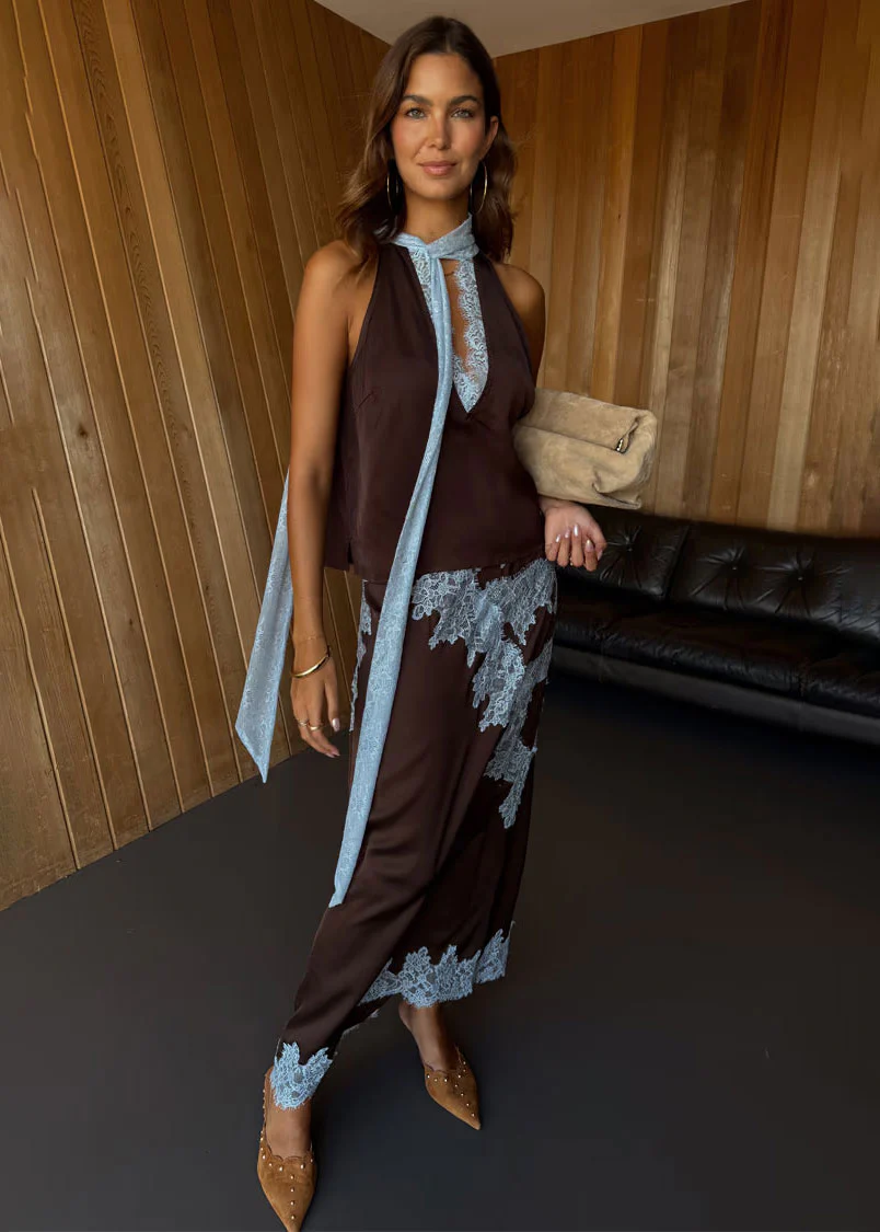 Never fully dressed chocolate lace blue
Top