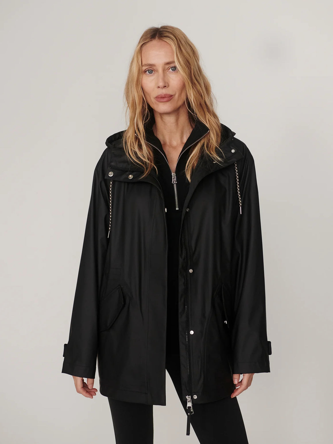 Varley Orlen Short Rain Jacket Black