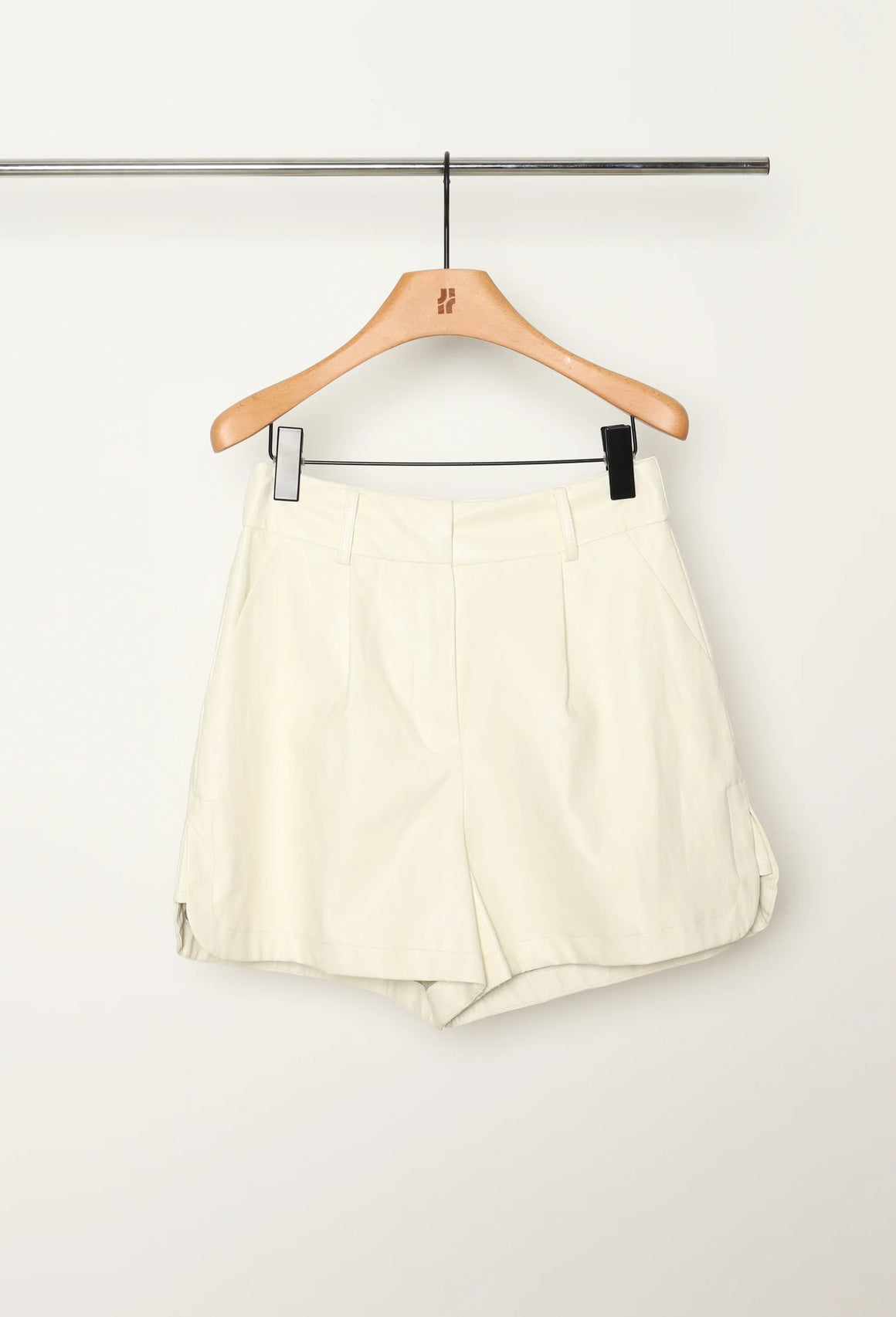 JI JI Studi Paris Paola Short