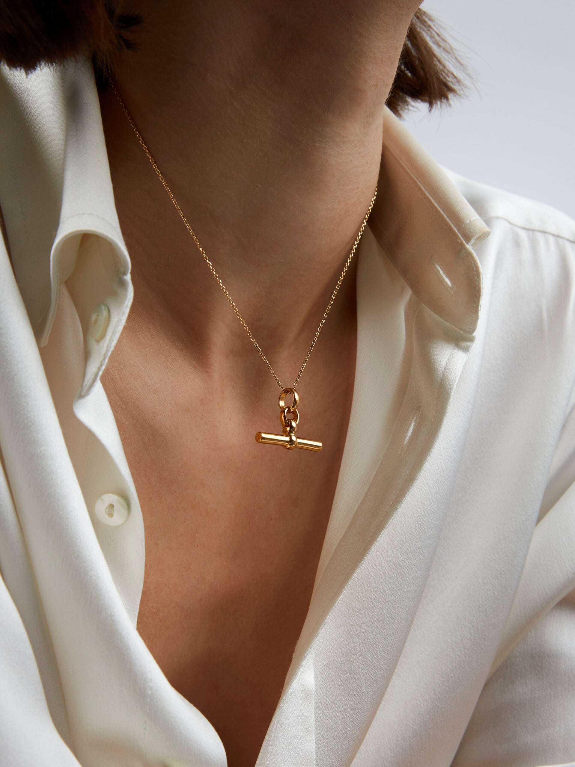 Tilly Sveeas Mini Gold T-bar on Trace Chain - Anna Fashion + Lifestyle