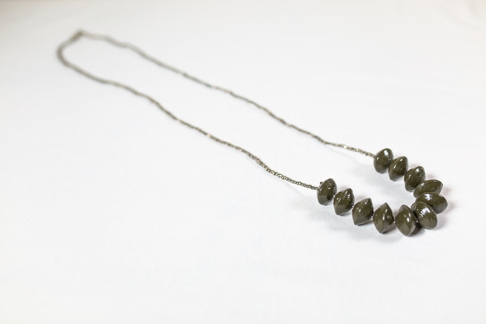 Paperchain Jennifer chunky necklace army